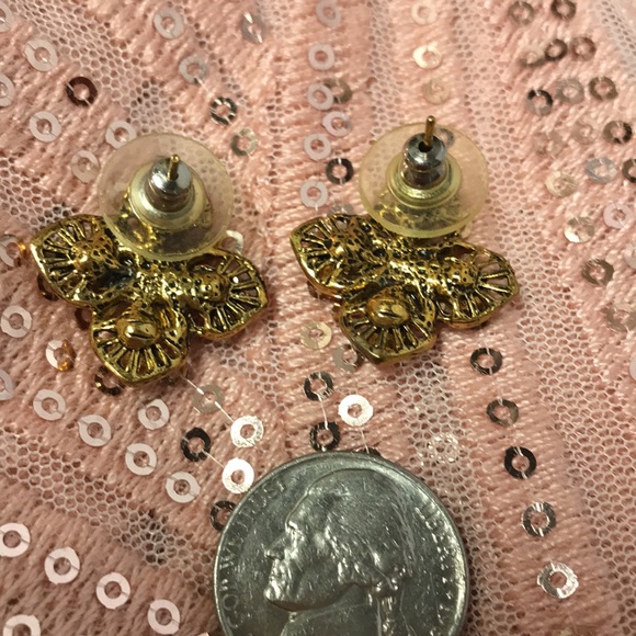 New VOGUE GOLD And PINK Hot pink sparkle pierced stud earrings crystals - Picture 6 of 6